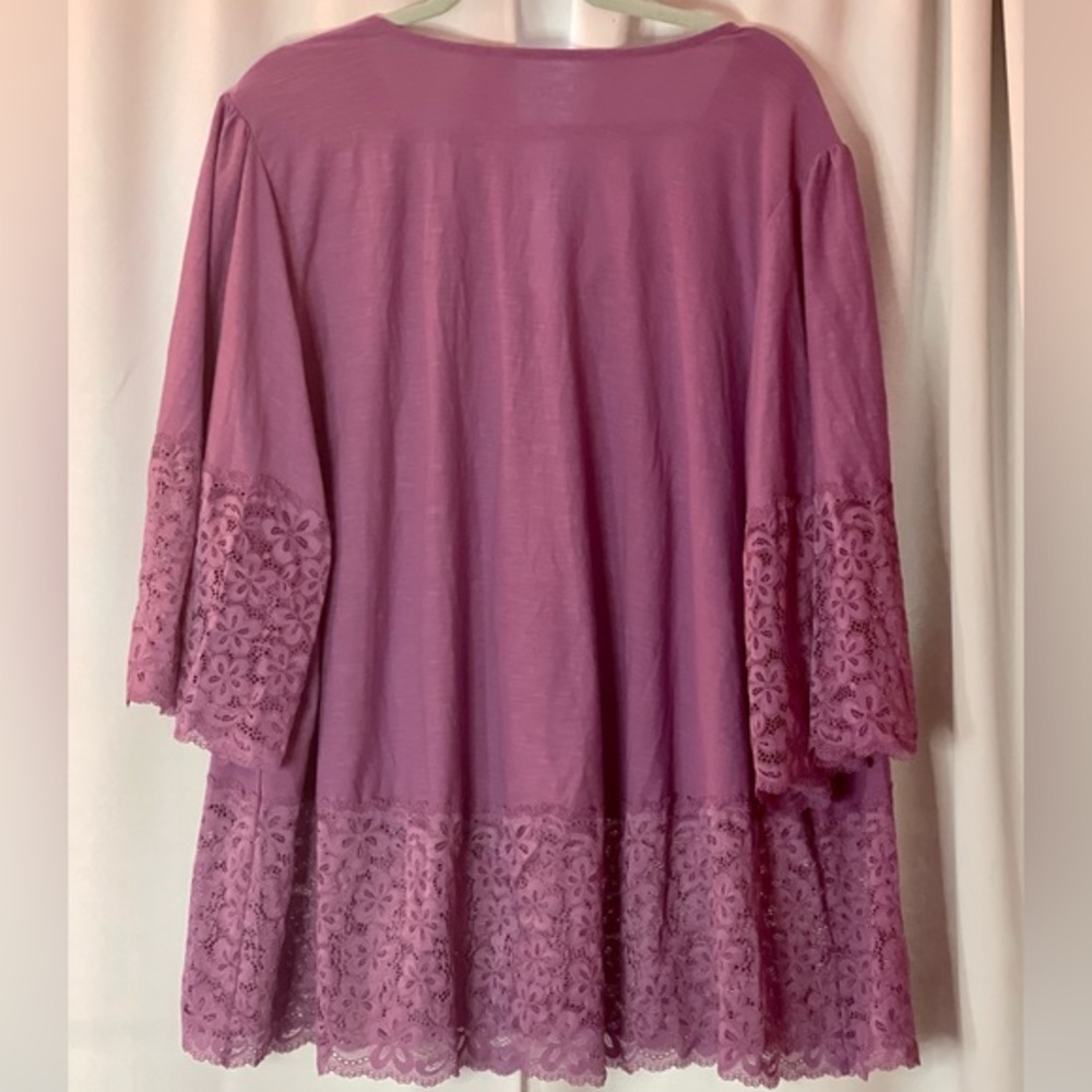 Roaman’s 2X purple lace detail button front top. 26/28 EUC Plus size - Picture 3 of 7